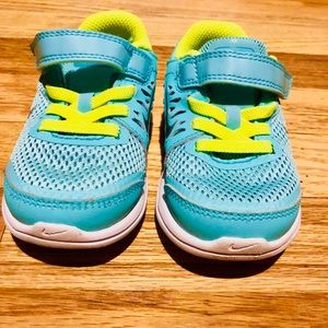 Nike Sz 6 fit more like a 5Toddler